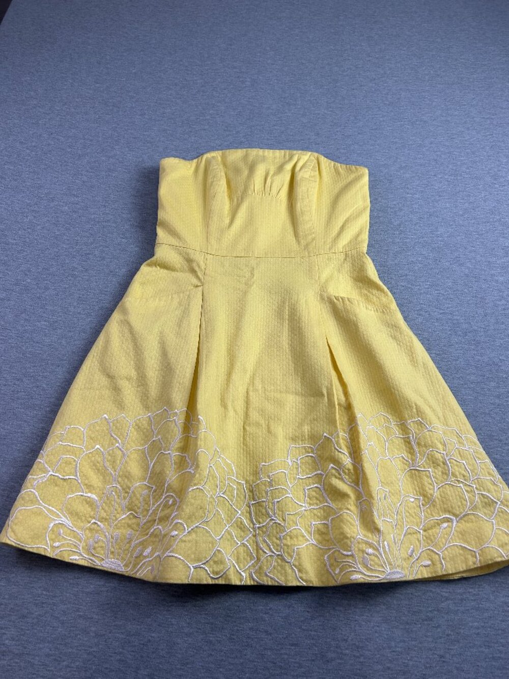 LILLY PULITZER Sz 6 Yellow w/ White Embroidered Flowers Strapless Dress Pockets